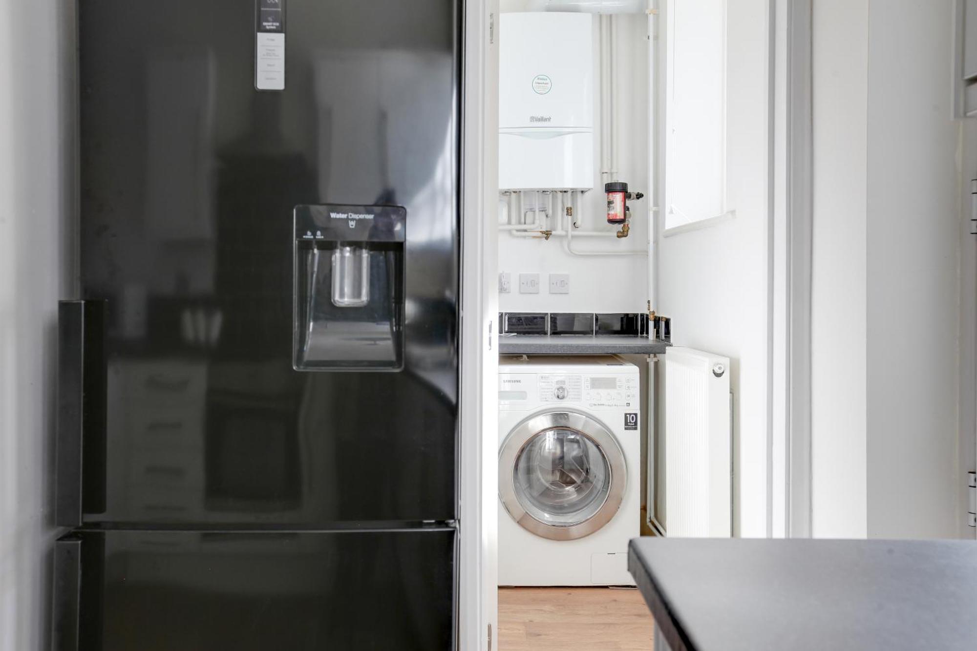 Cosy 3 Bedroom House With Free Parking And Wifi Colchester Eksteriør billede